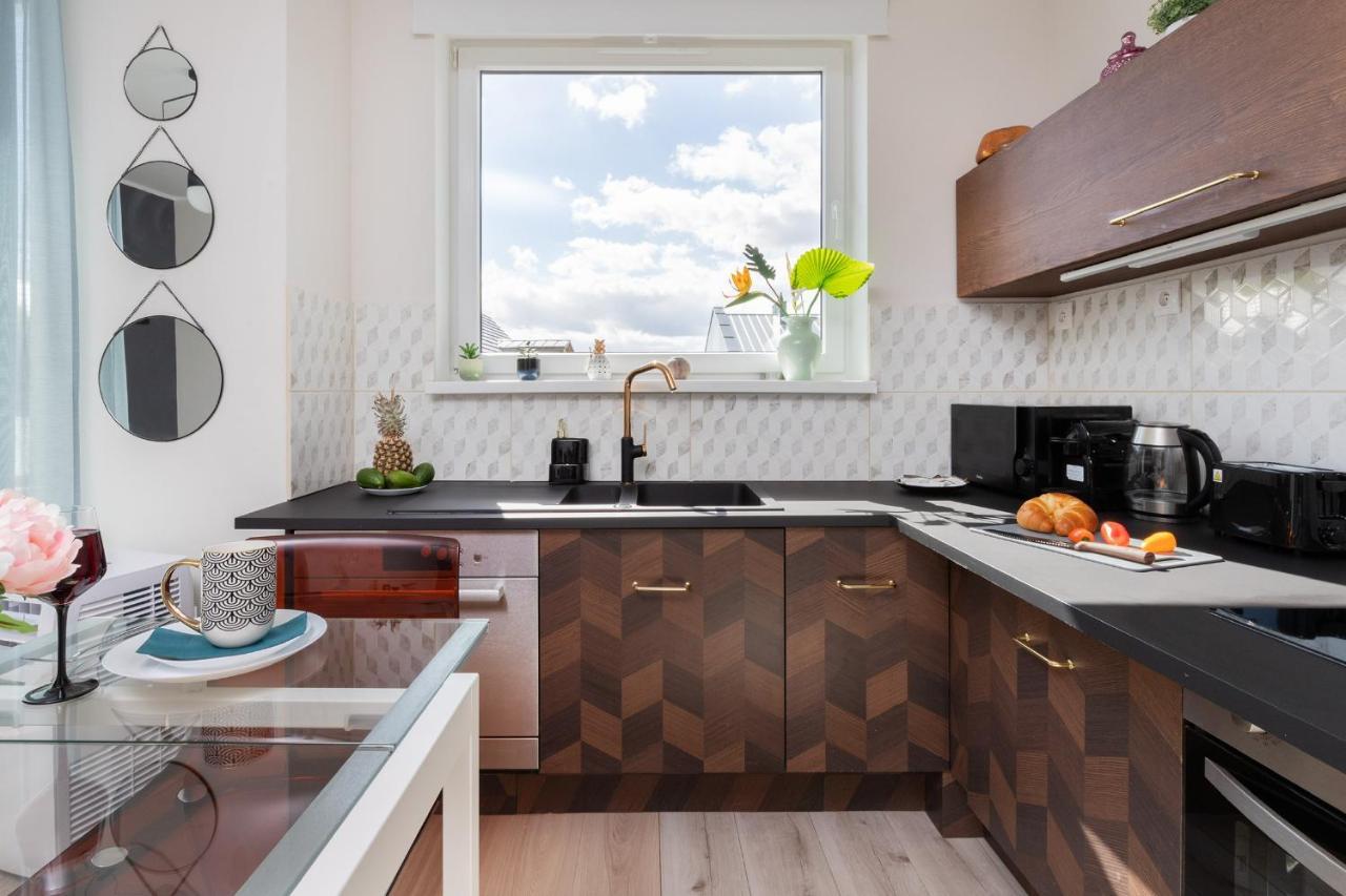 Przestronne 2 Oddzielne Sypialnie Caly Apartament W Spokojnej Dzielnicy Borkowo  Luaran gambar
